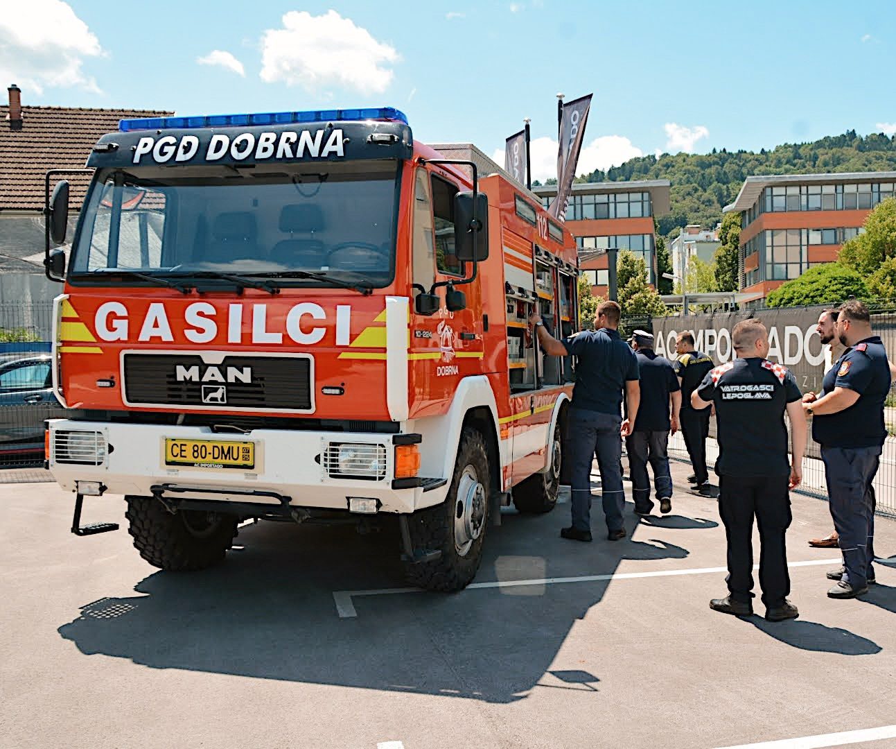 Prevzem gasilskega vozila, dobavljenega preko podjetja AC IMPORTADO v okviru javnega naročila za gasilsko društvo iz Republike Hrvaške.