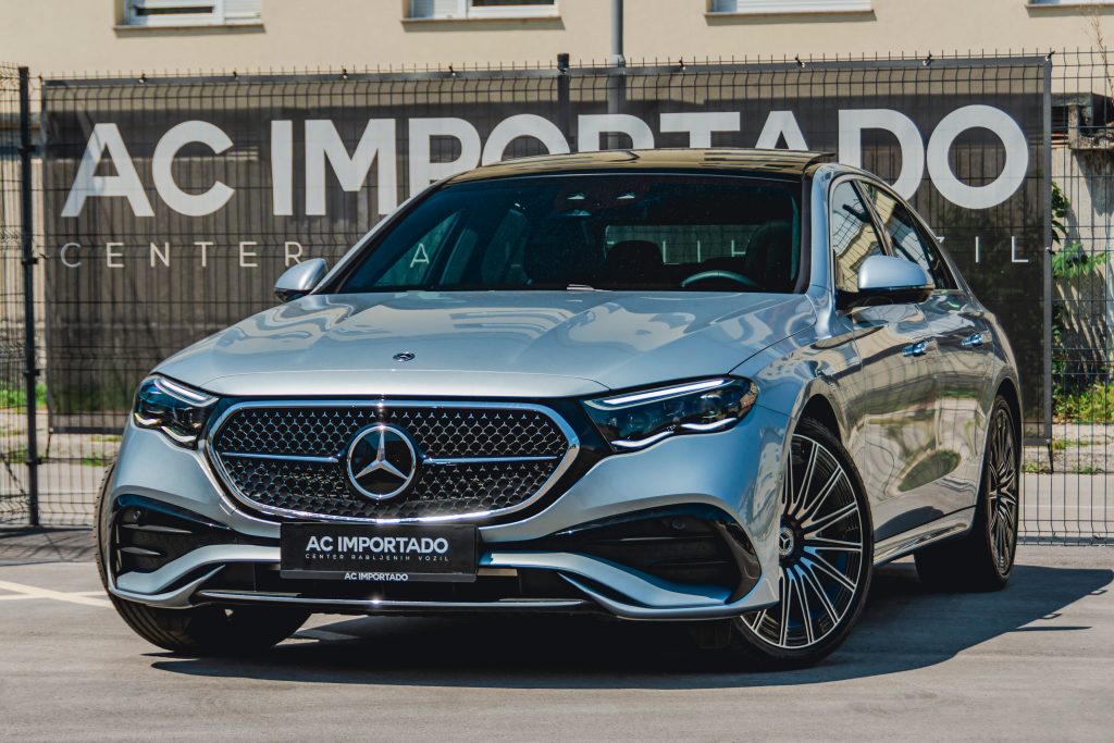 NASLOVNA SLIKA Mercedes-Benz E 450d 4MATIC AMG Premium Plus_cropped